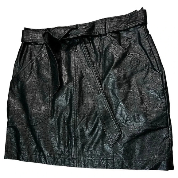 Shine Star Juniors Mini Skirt Black Size Large Faux Leather Belted Crinkle Style - Picture 1 of 7